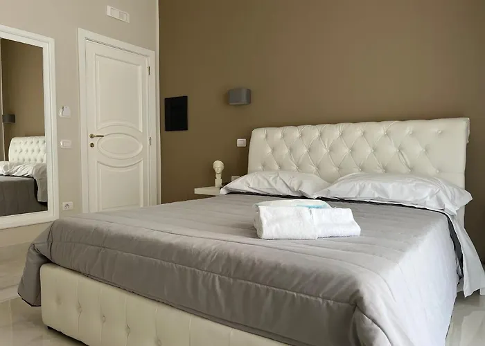 Couette-café Via Roma 4*