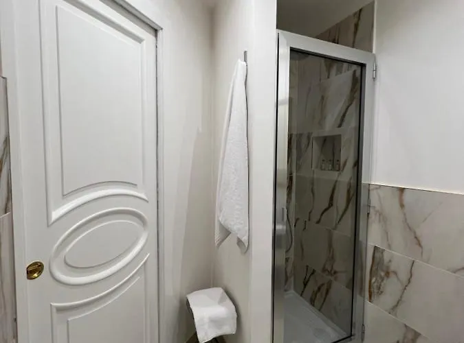 Via Roma Couette-café